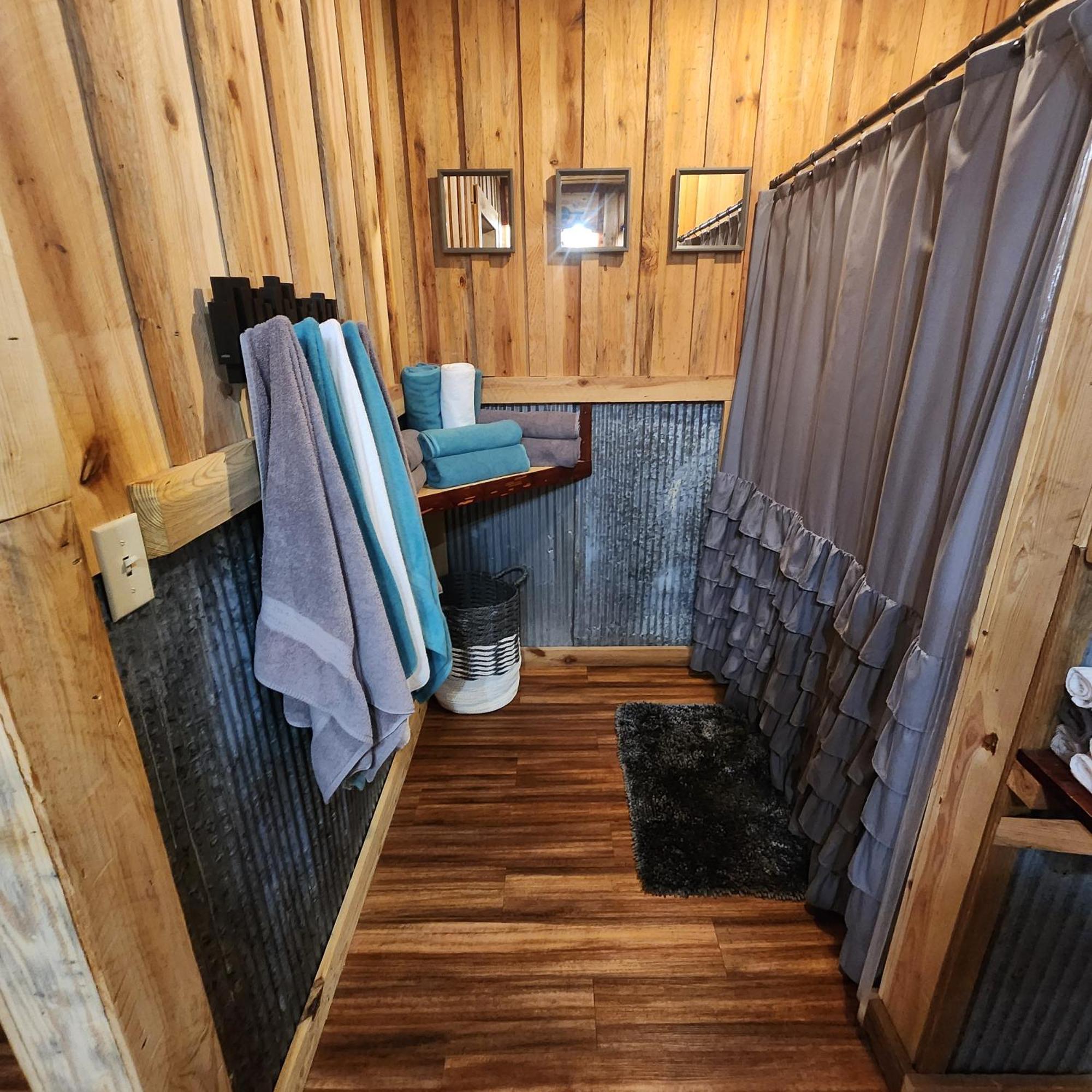 Unique Country Cabin Meets Farmhouse Modern!!! Mena Zewnętrze zdjęcie